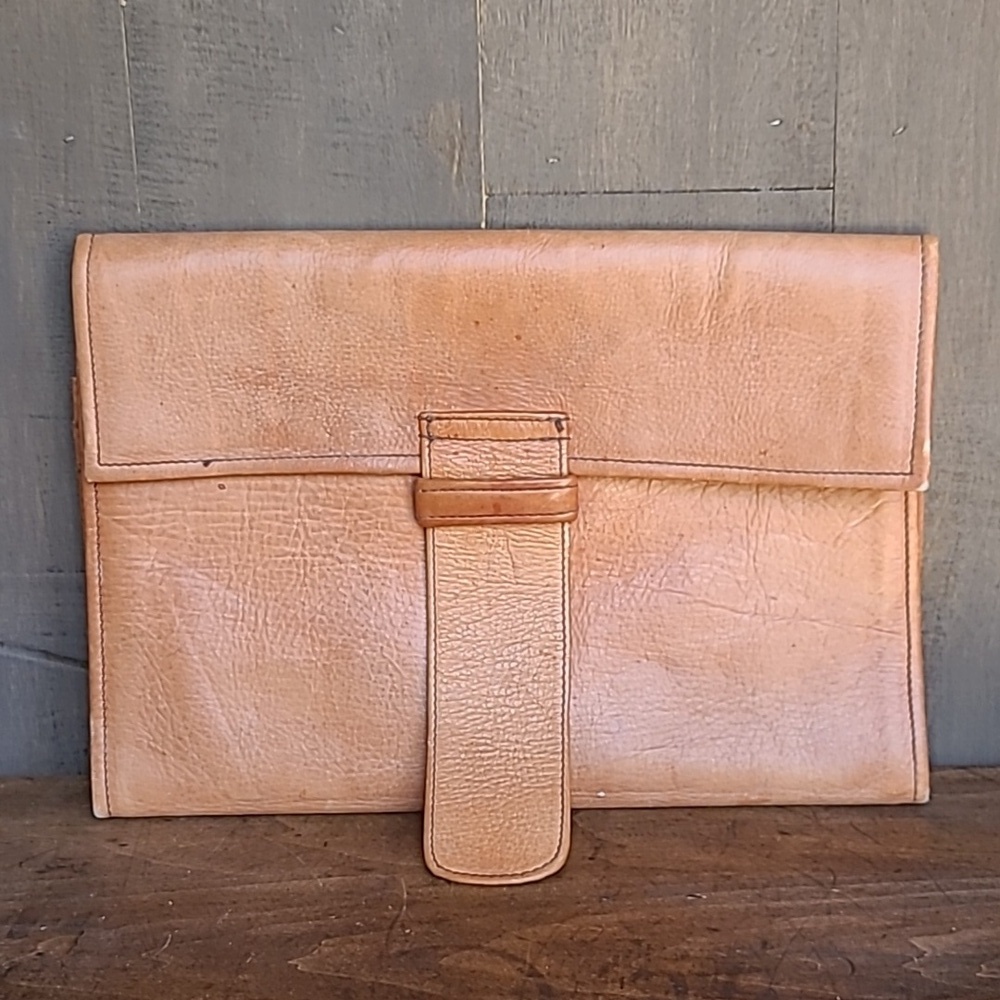 Vintage Good Goods Tri-Fold Leather Portfolio with Belt Closure Men Women Unisex